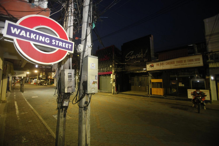 Exposing the cracks in just tourism