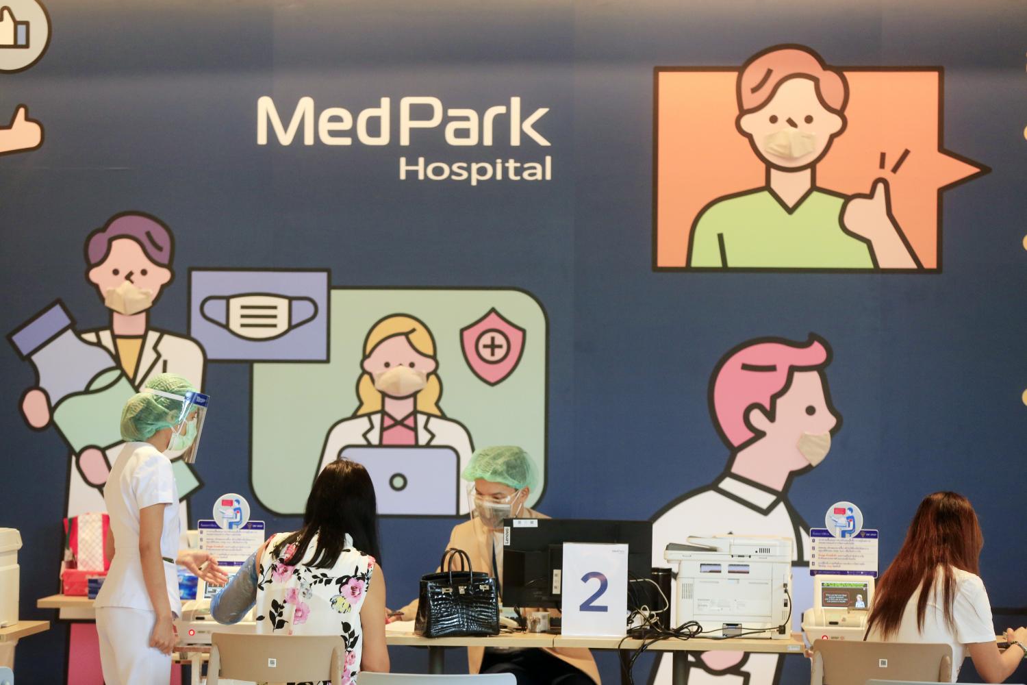 The atmosphere at MedPark Hospital, a new hospital located on Rama IV Road. Pornprom Satrabhaya