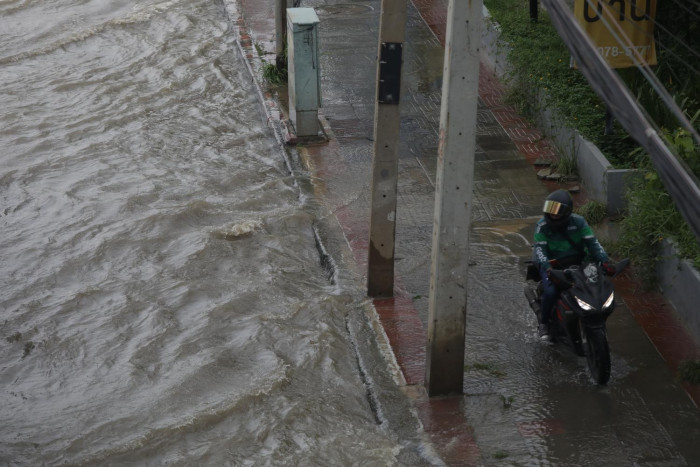 Bangkok struggles to keep head above water - Vimarsana News
