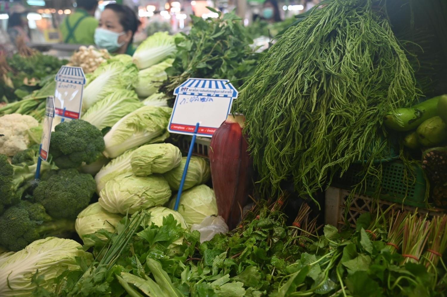 Fresh vegetables for sale at a fresh market.