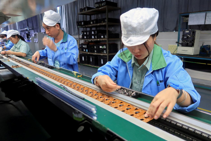 China's manufacturing sector shows signs of strength