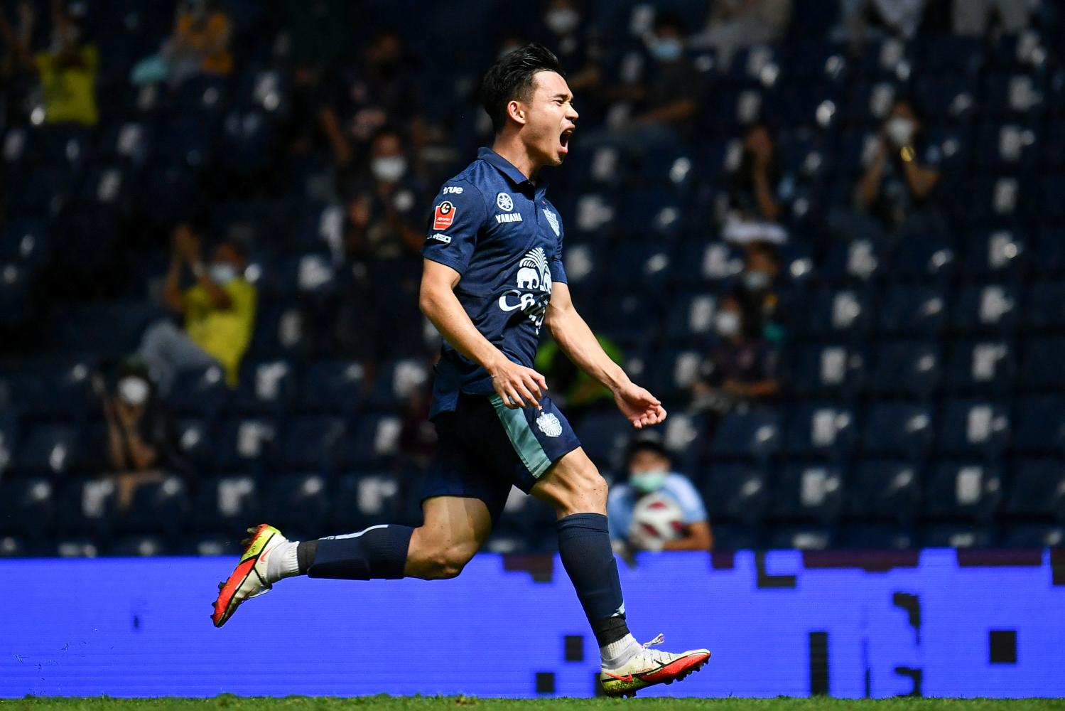 Buriram bag crucial points to go five clear at top in T1