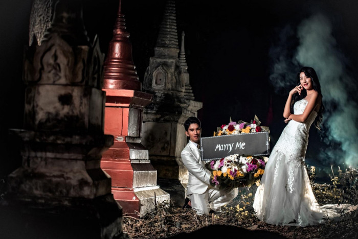 Crazy Pre-wedding Photo Ideas - Vimarsana News