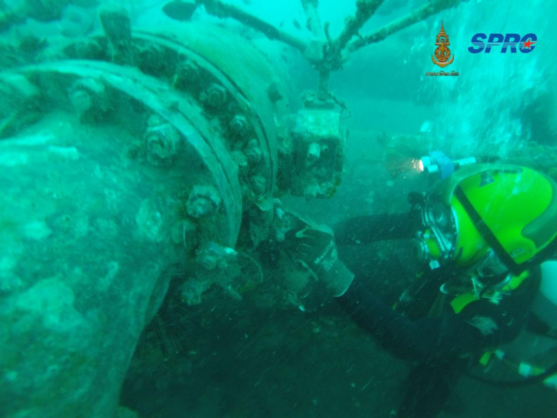 Bangkok Post Navy divers to help seal SPRC pipeline
