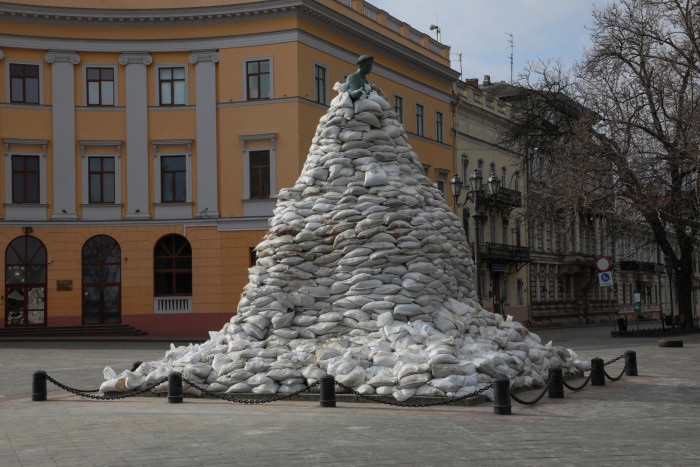 Ukraine museum scrambles to save art in city of Kharkiv - Vimarsana News
