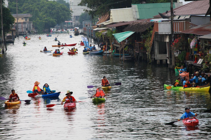 Hundreds go kayaking to boost canal tourism - Vimarsana News