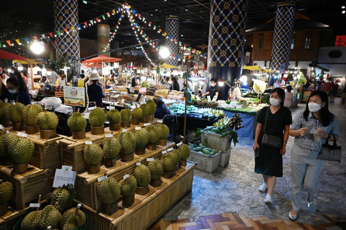 Durian stars at Iconsiam fruit fest - Vimarsana News