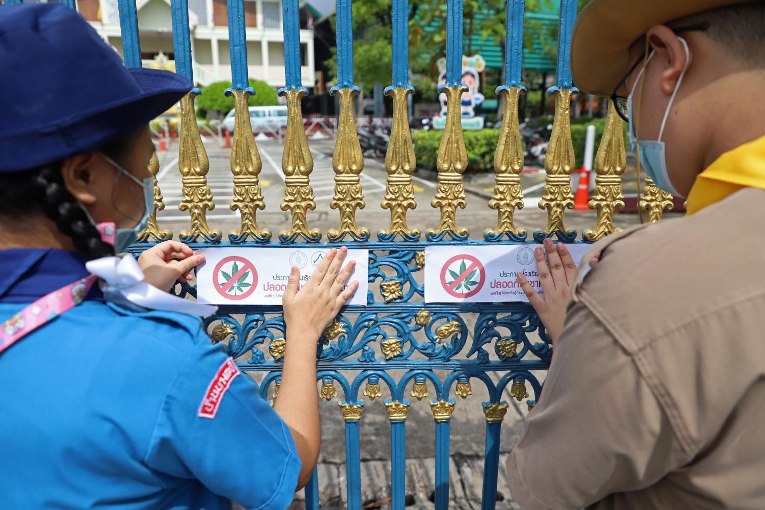 A 'Cannabis and Hemp Free Zone' sign outside Bangkok's Ban Bang Kapi School. (Photo: Varuth Hirunyatheb)