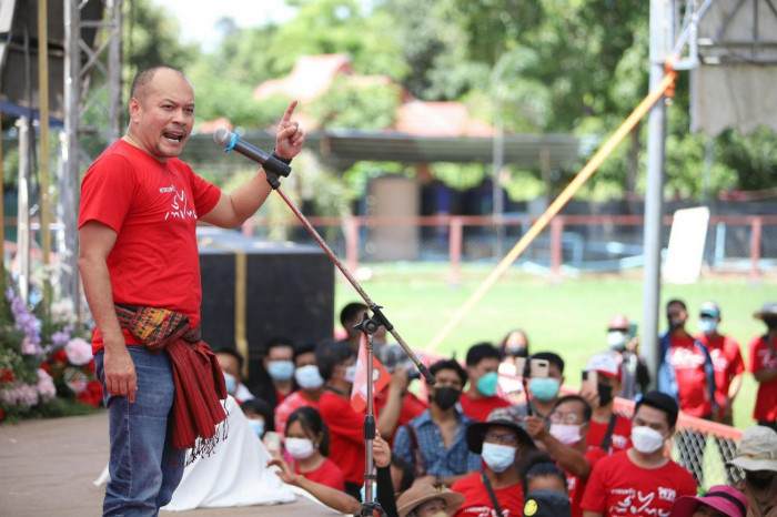 Pheu Thai eyes riding red tide to victory