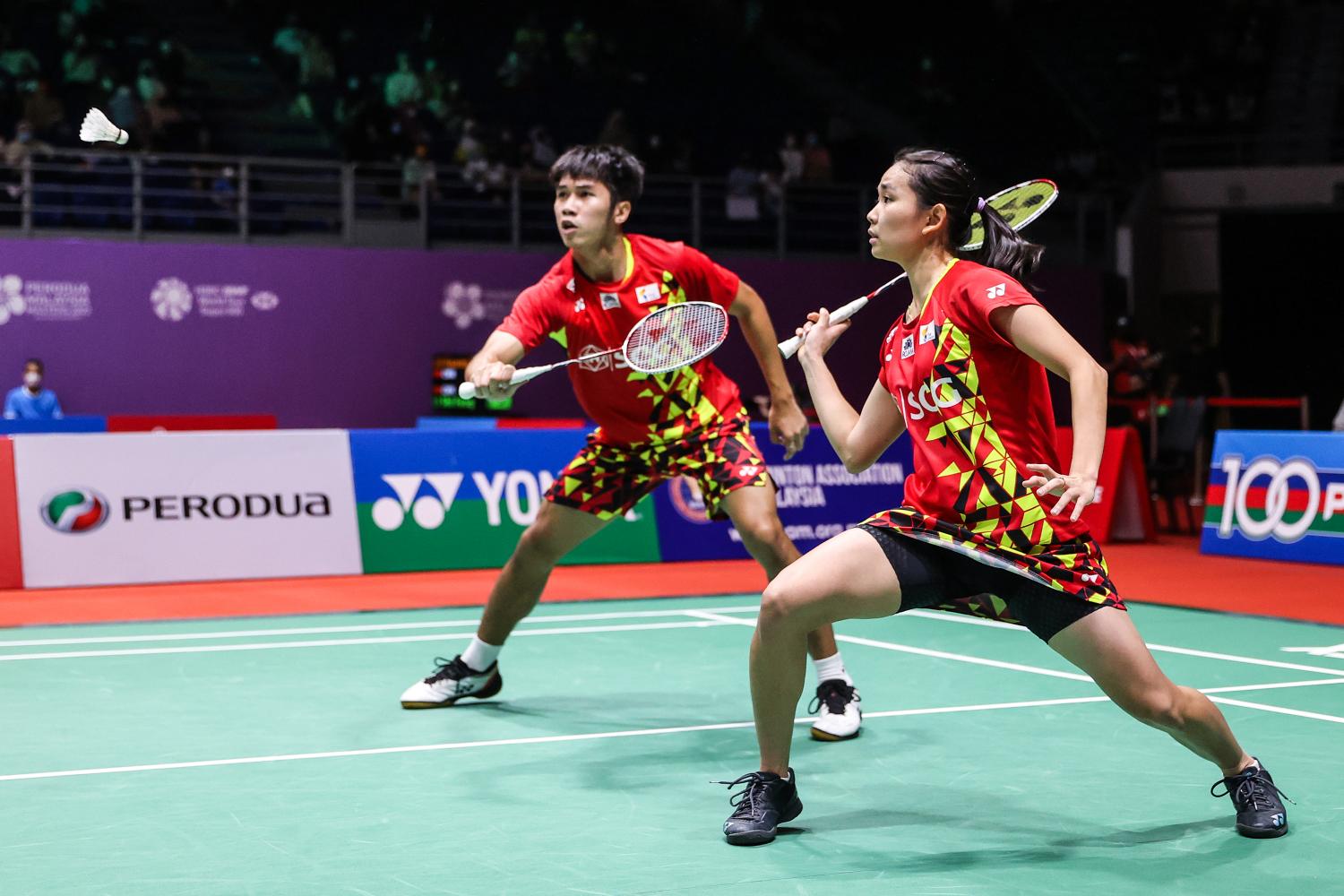 Supak and Supissara bring cheer, Ratchanok stumbles