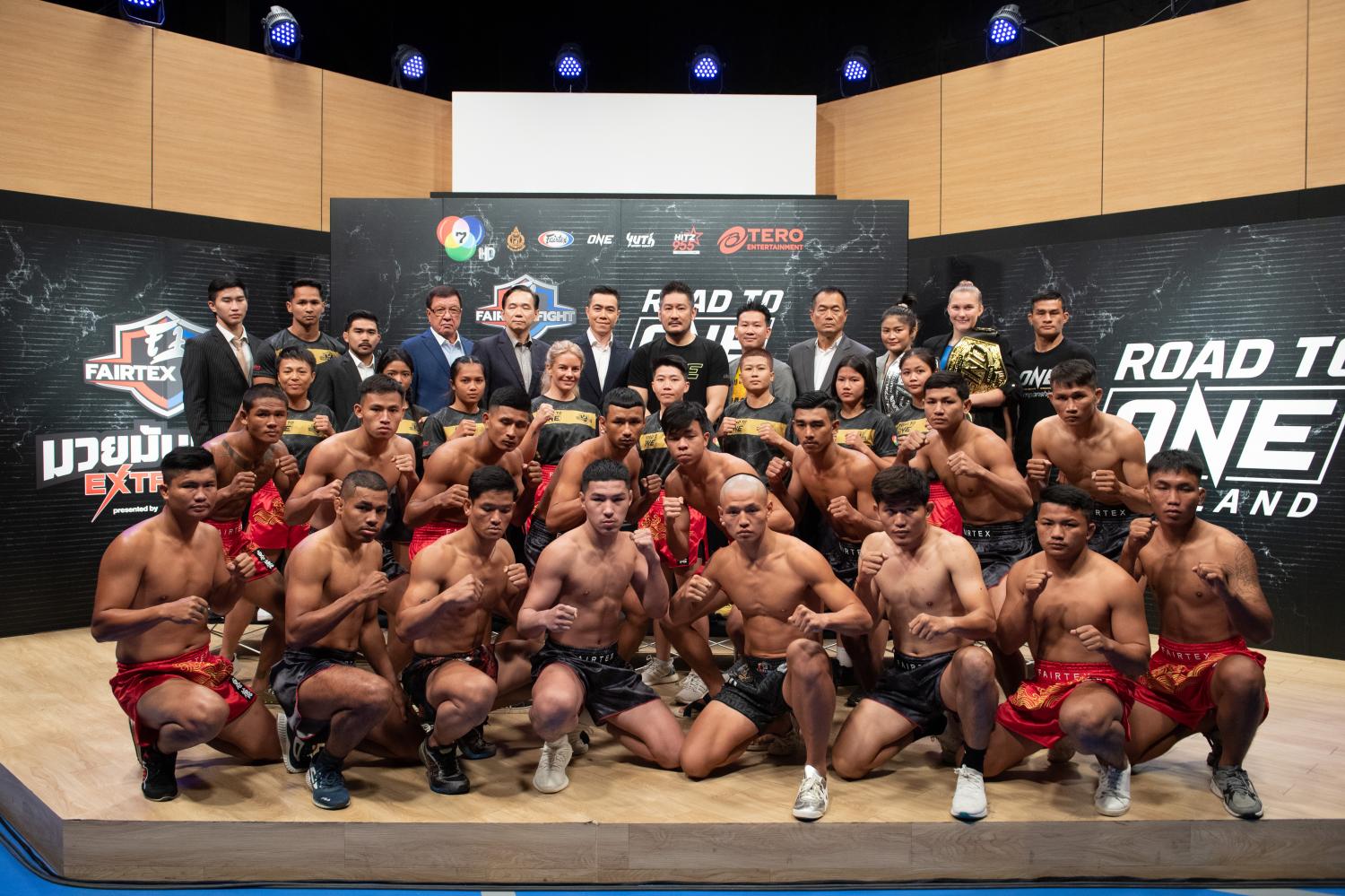 Organisers and fighters pose at the Fairtex Fight Road To One Thailand press conference last week.