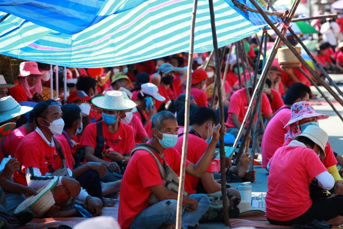 Vendors picket over cut quotas - Vimarsana News