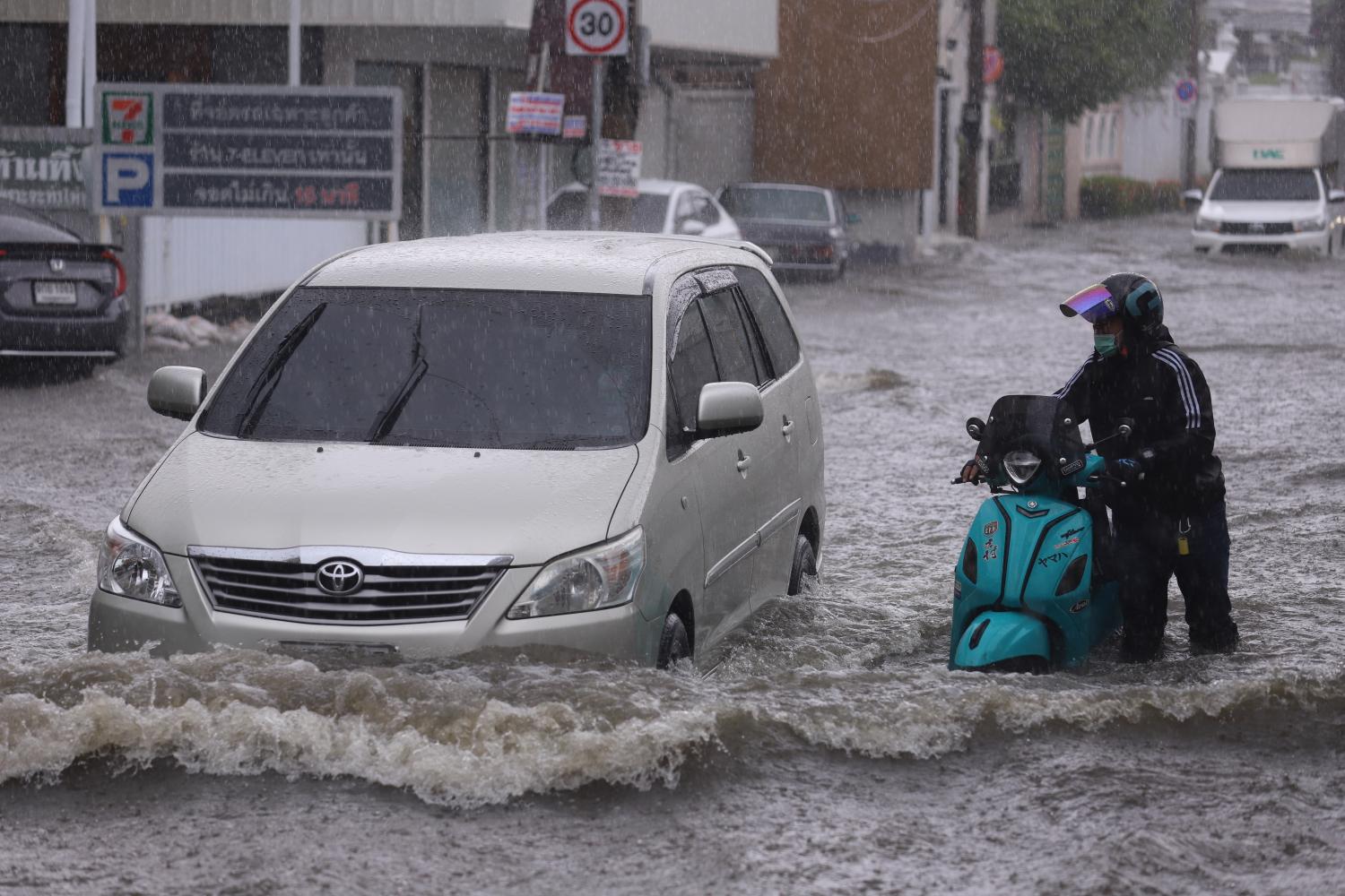 Chadchart takes flak for freak floods in city