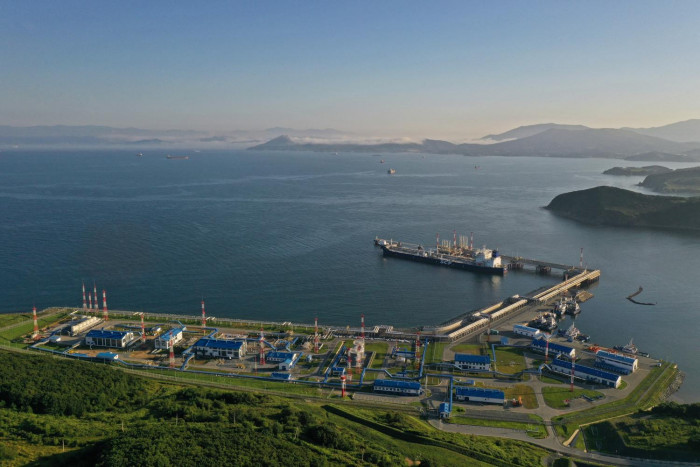 Russia Confounds the West by Recapturing Its Oil Riches - Vimarsana News