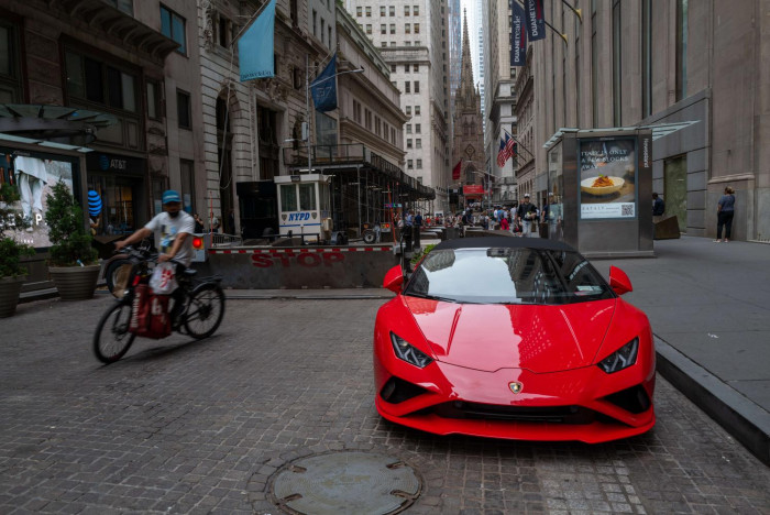 Americans Snap Up Teslas, Bentleys as the Luxury-Auto Market Booms - Vimarsana News