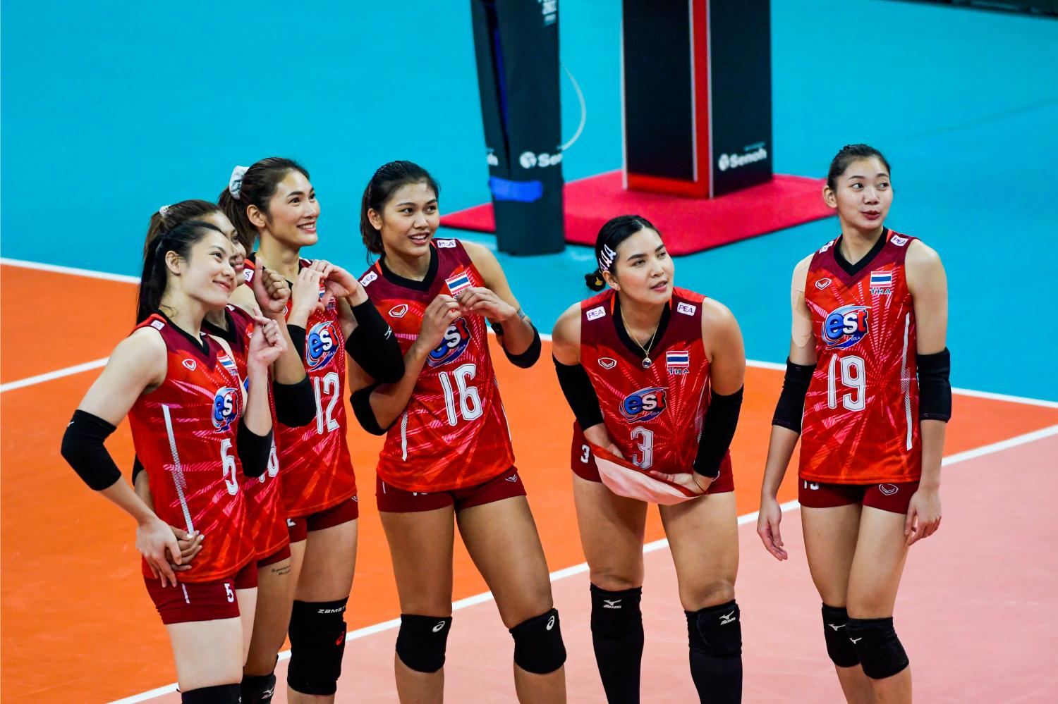 'Happy' Thais take on No.8 Dominicans