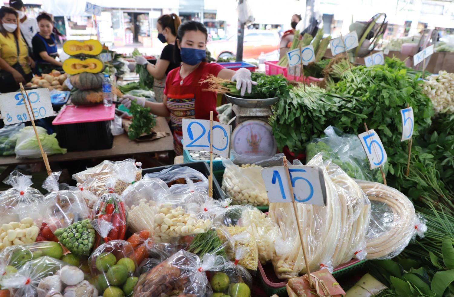 Fresh food prices increased in September, especially for meats, eggs, vegetables and fruit. Somchai Poomlard