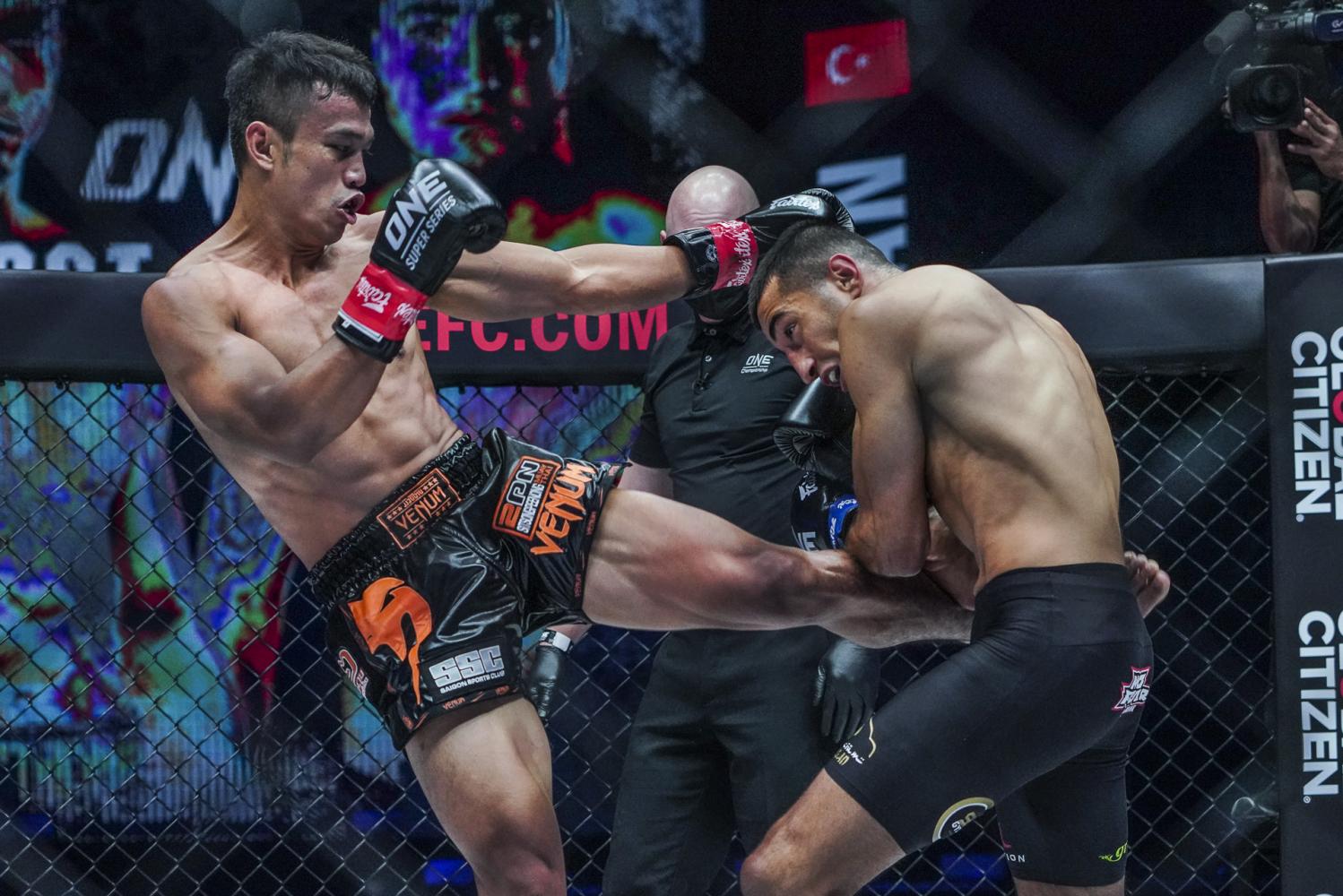 Thai fighter Sitthichai Sitsongpeenong, left, in action during a recent bout.