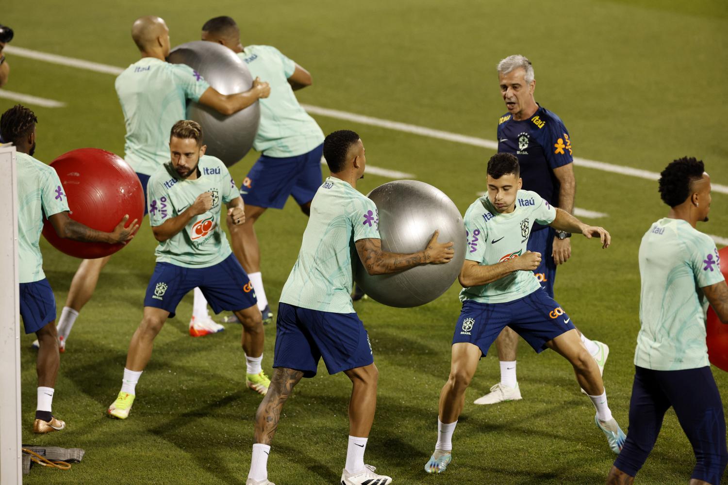 Brazil players take part in a training session ahead of Monday's game against Switzerland. (Reuters photo) Brazil players take part in a training session ahead of Monday's game against Switzerland. (Reuters photo)