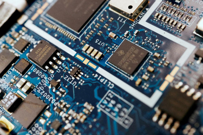Chip Inventories Swell as Consumers Buy Fewer Gadgets - Vimarsana News