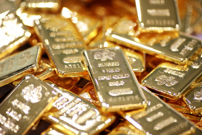 Gold skyrockets as banks still wobble - Vimarsana News