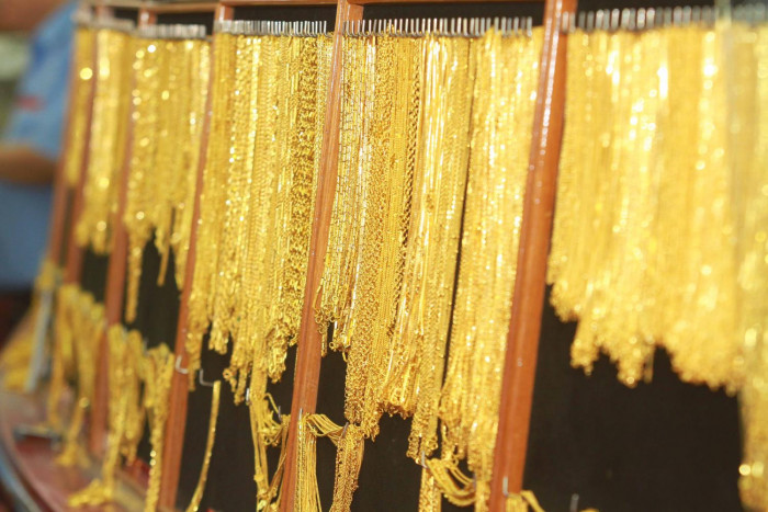 Gold stays buoyant as Asian bourses rally - Vimarsana News