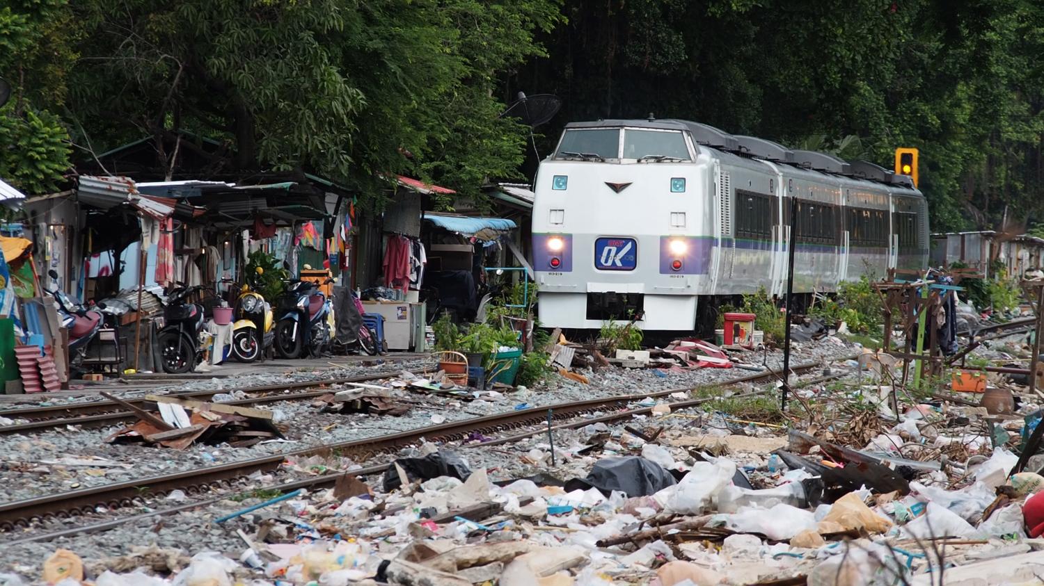 Clear-up crew put on job after pics of 'rubbish' railway go viral