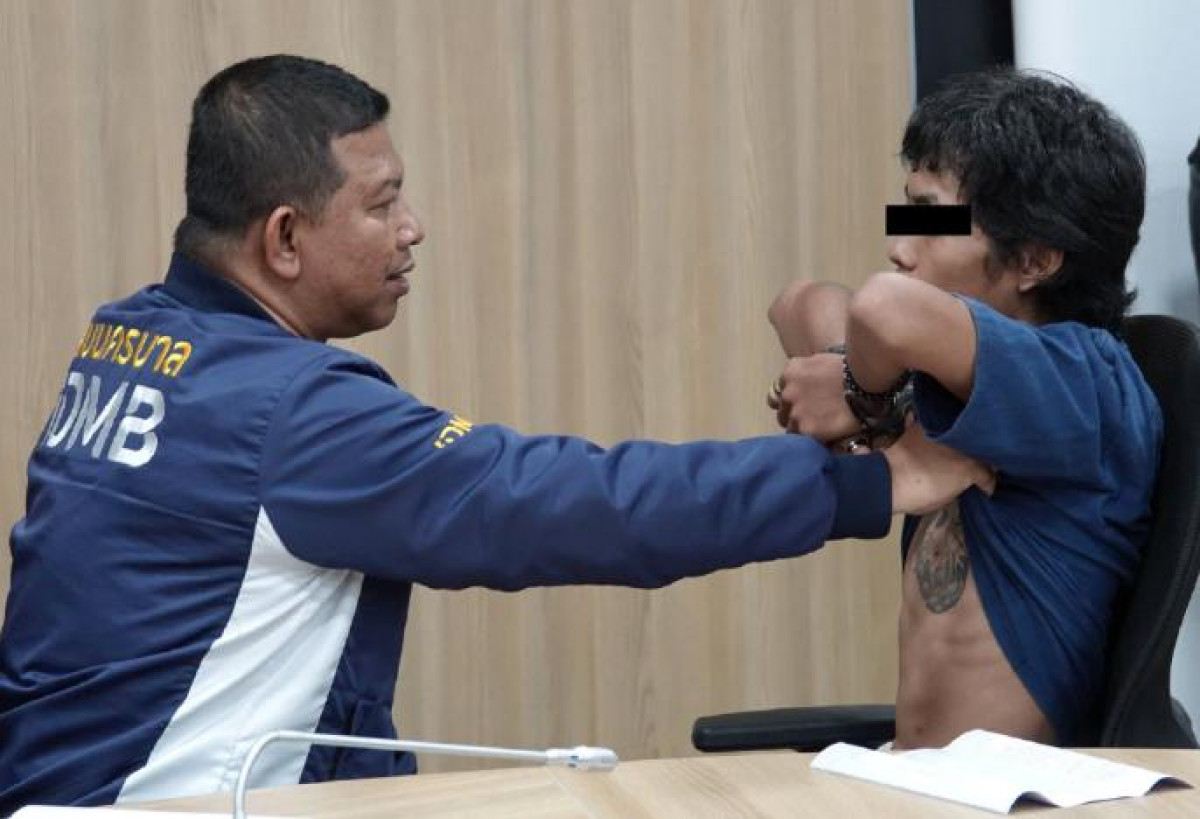 Bangkok Post - Exploding hearts, tattoo sex mystery, water bottle wars