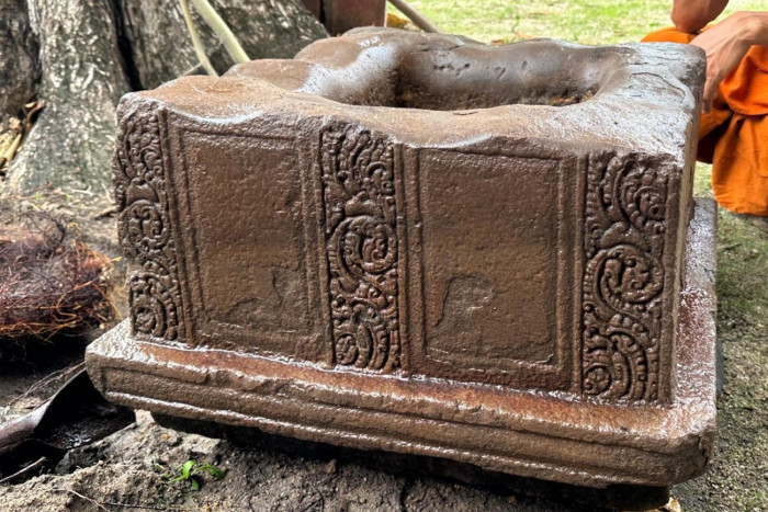 Bangkok Post - Temple tour group discovers ancient sandstone - Vimarsana News