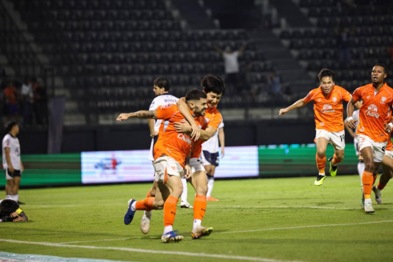 Bangkok Post - Late goals secure 3 points for Dragons