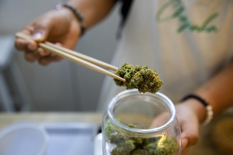 Should non-medicinal weed be legal?