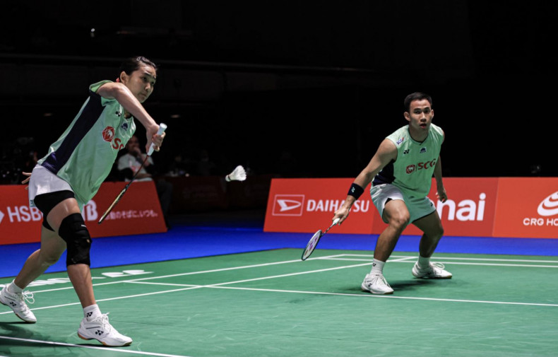 Mixed duo keep title hopes going