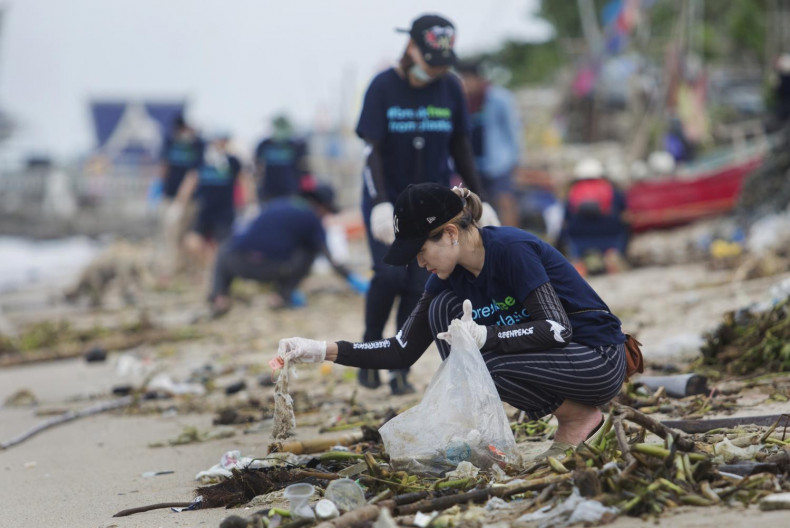 Clock ticks as plastic talks drag on