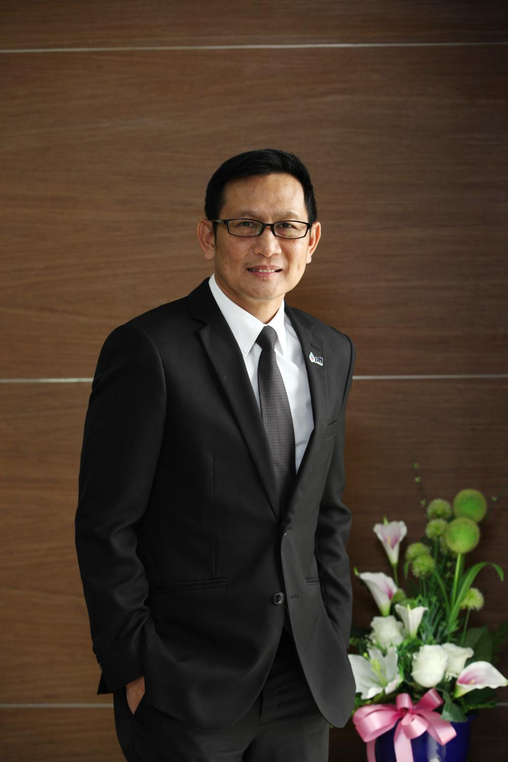 Auttapol Rerkpiboon Energy Minister