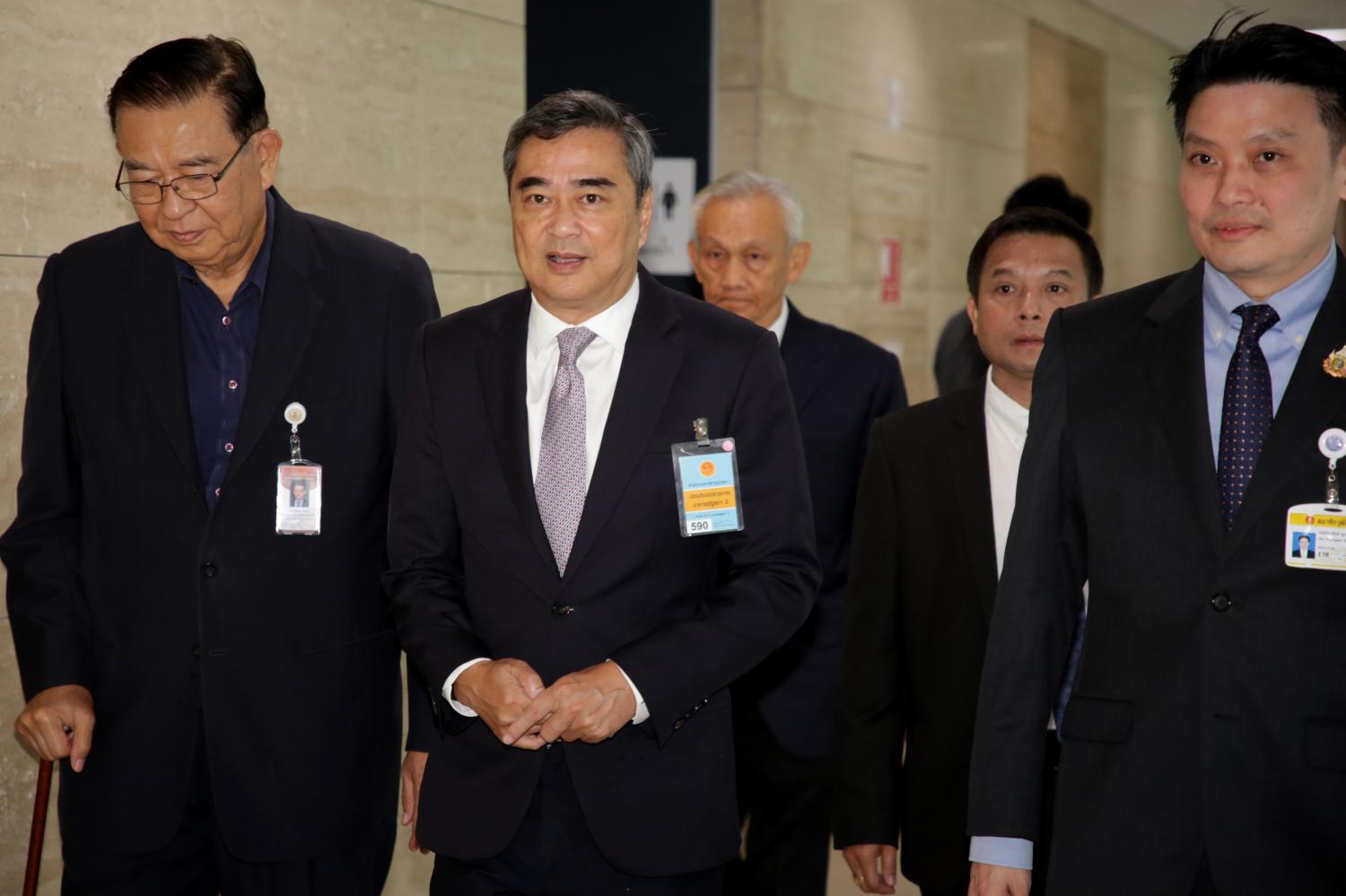 Abhisit: las esperanzas se elevan para su regreso
