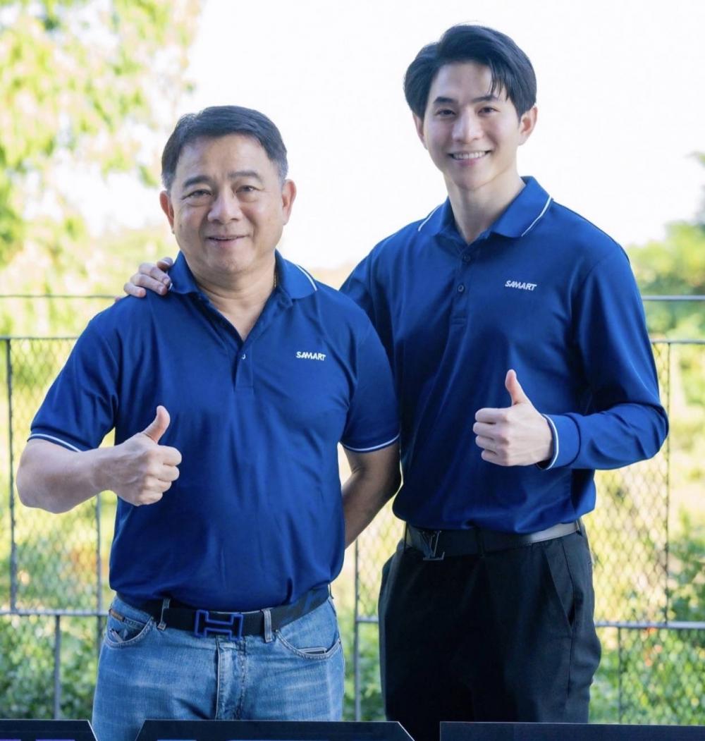 คุณรัตนนันท์ (ขวา) และคุณวัฒน์ชัย ซึ่งเชื่อว่า สามารถคอร์ป เตรียมกลับมาแข็งแกร่งในปีนี้