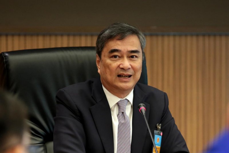 Abhisit: Needs to reinvent party