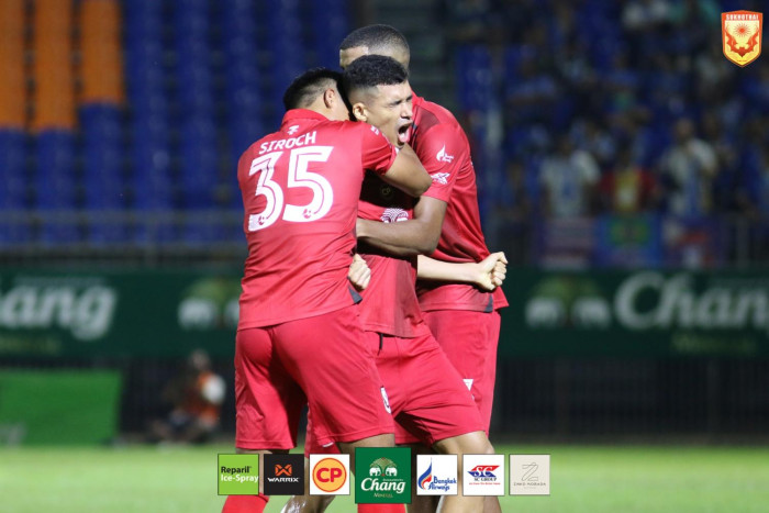 Fire Bats singe Sharks at their lair