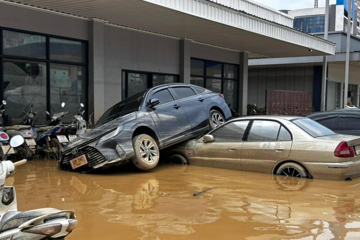 PM urges insurers to step up flood payouts