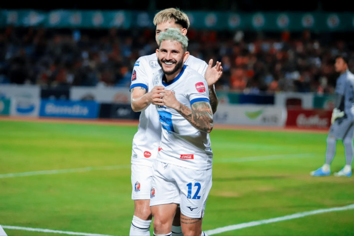 Mendes' first-half strike does the trick as Port seal 3 crucial points