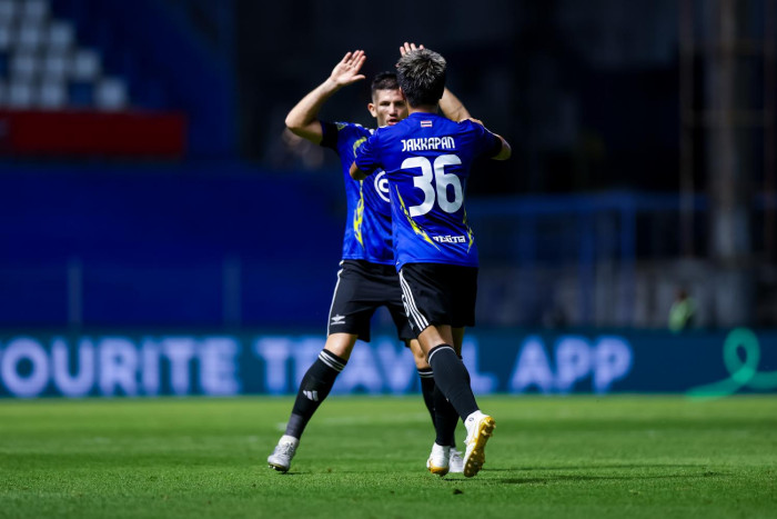 Angels rally to pinch a point from Sailors