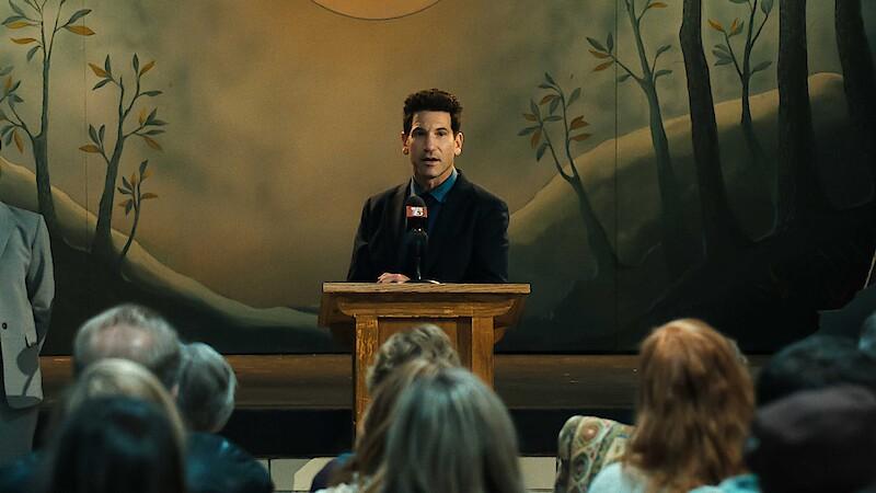 Jon Bernthal as Detective Jack Harper. Photos © NETFLIX