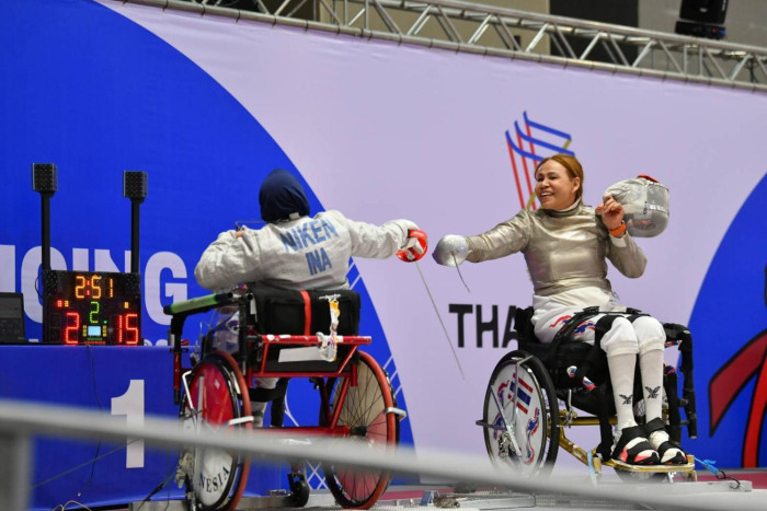 Thailand seize early initiative