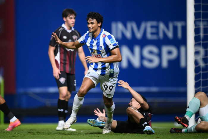 Pathum dominate Uthai Thani