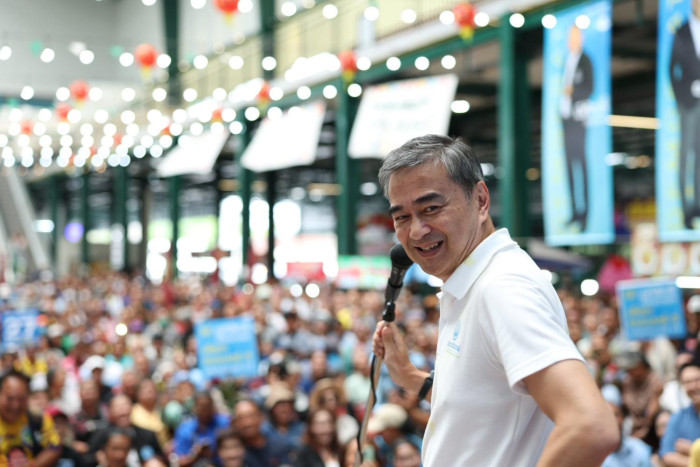 Abhisit vows clean politics, 5% growth