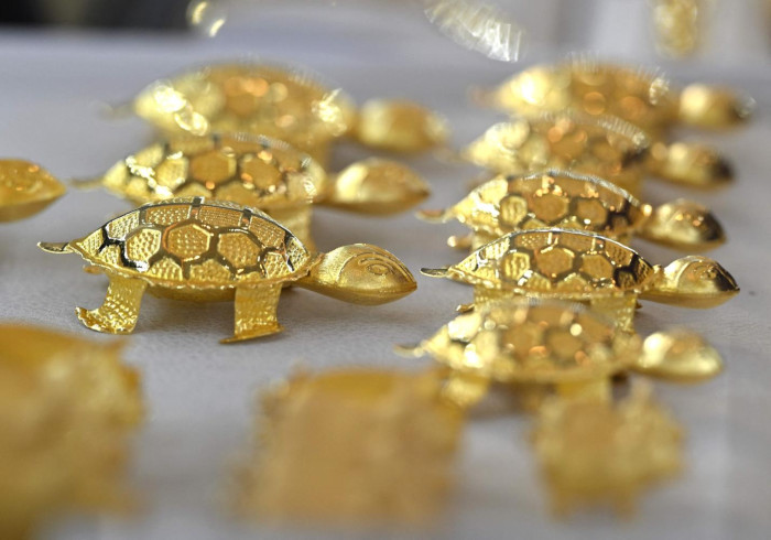 Traders bullish on gold's skyrocket