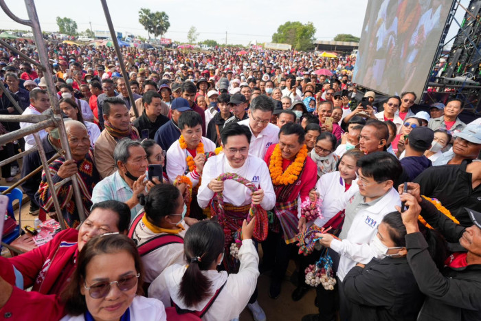 Pheu Thai kindles 'sparks of hope'