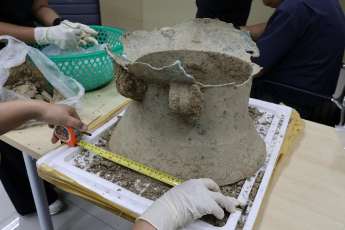 Archaeologists uncover war drums in Phetchaburi