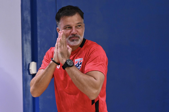 Thais face decisive showdown