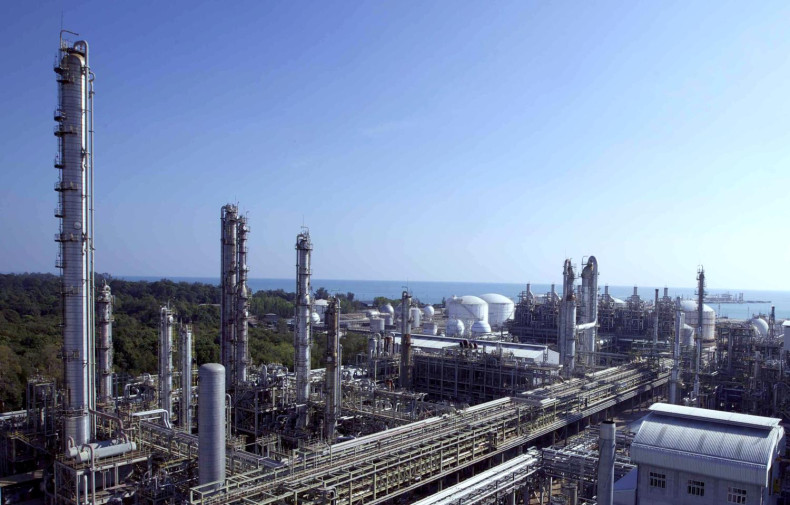 Oil refineries in the spotlight
